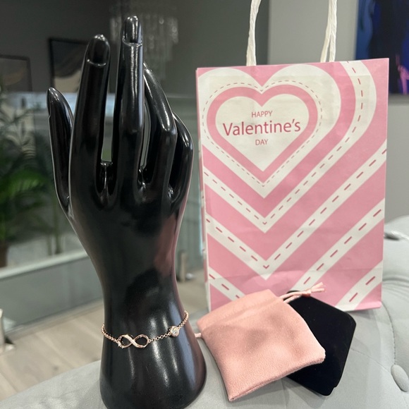 Infinity charm bracelet moissanite - Picture 3 of 14